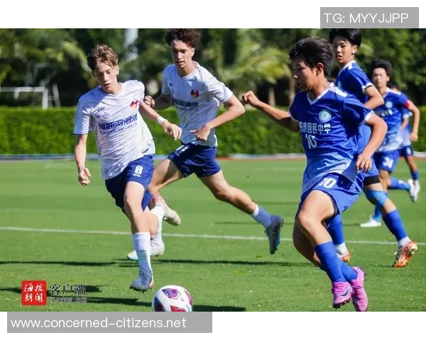 帅哥与足球明星的精彩对决视频展现运动魅力与青春活力