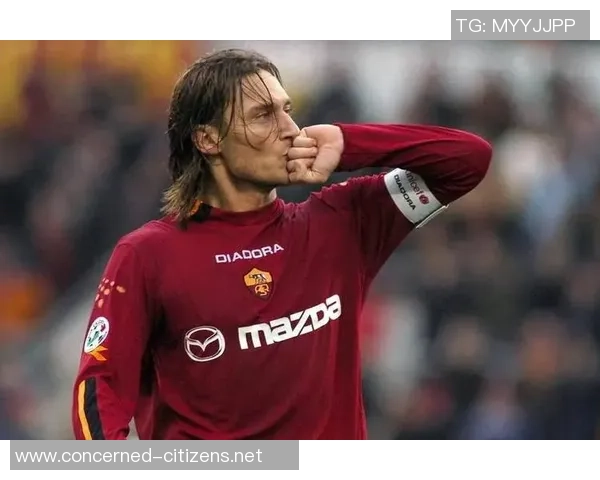 早期各国足球明星的传奇故事与辉煌成就回顾