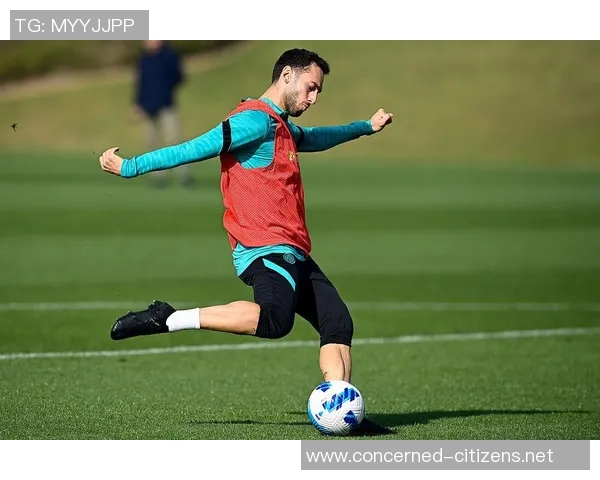 模仿足球明星点球技巧挑战赛你能否复制他们的精彩瞬间