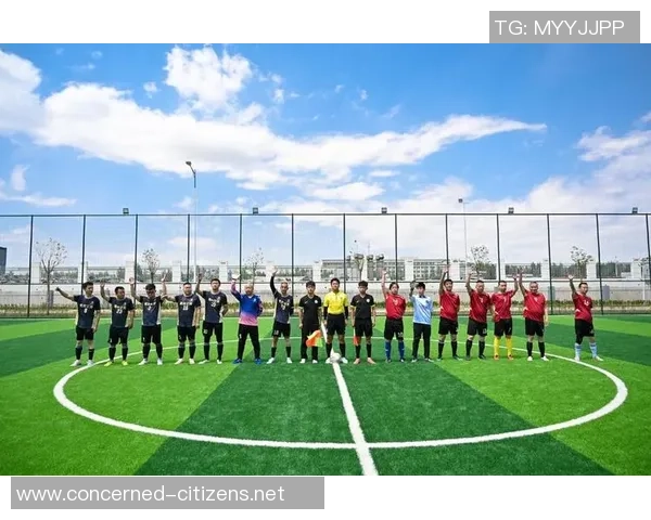 足球明星后代齐聚一堂展现天赋与拼搏精神的精彩比赛 足球明星后代齐聚一堂展现天赋与拼搏精神的精彩比赛