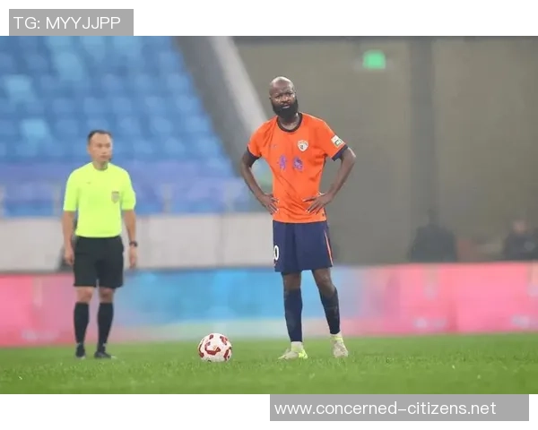 足球明星裤裆凸起图引发热议网友热评背后隐藏的运动魅力与时尚风潮 足球明星裤裆凸起图引发热议网友热评背后隐藏的运动魅力与时尚风潮