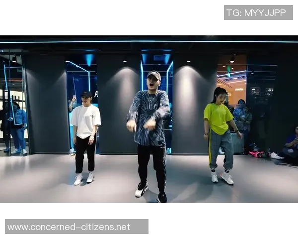 街舞焦点:重庆街舞队的力量探讨 街舞焦点:重庆街舞队的力量探讨